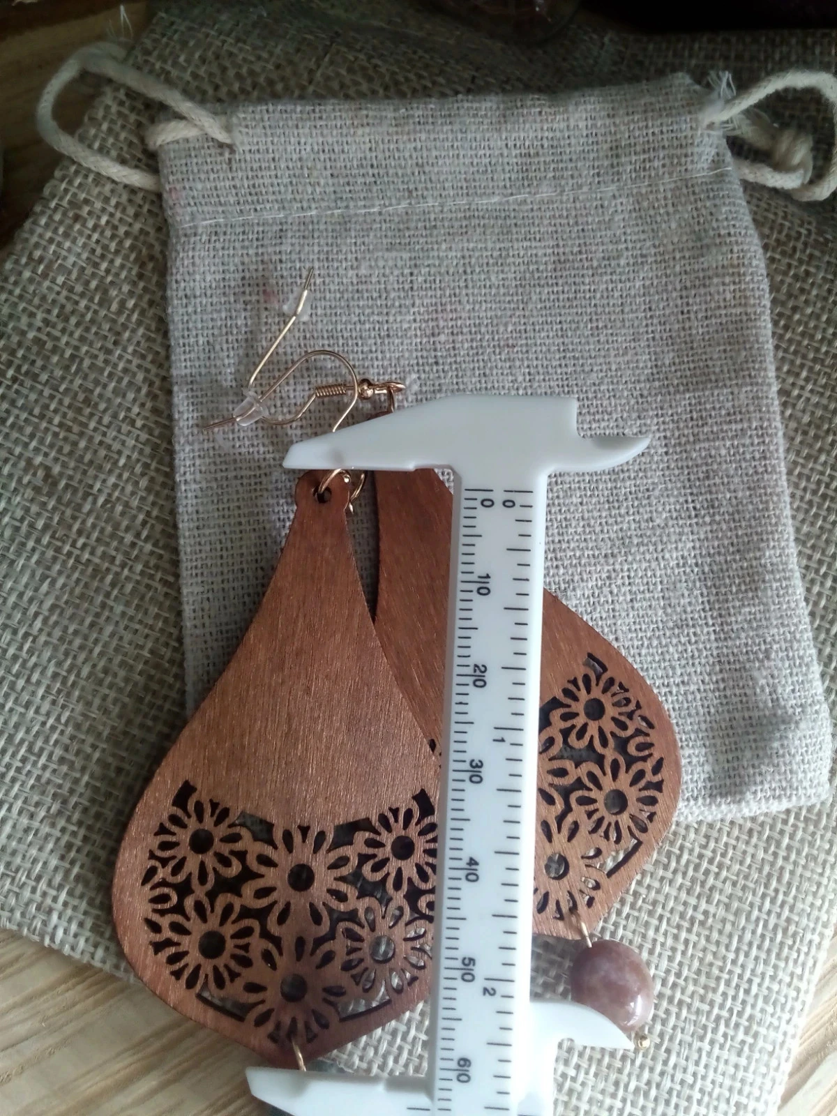Boucles d'oreilles bohèmes en bois et pierres – photo 3
